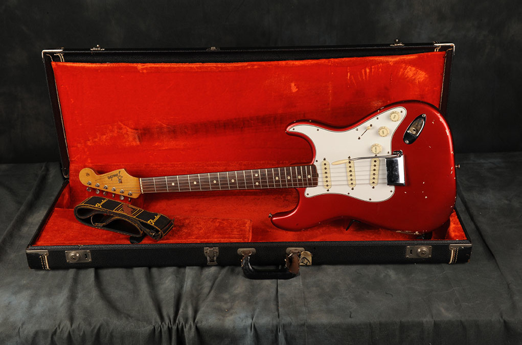 1965 Fender Stratocaster Candy Apple Red (1)