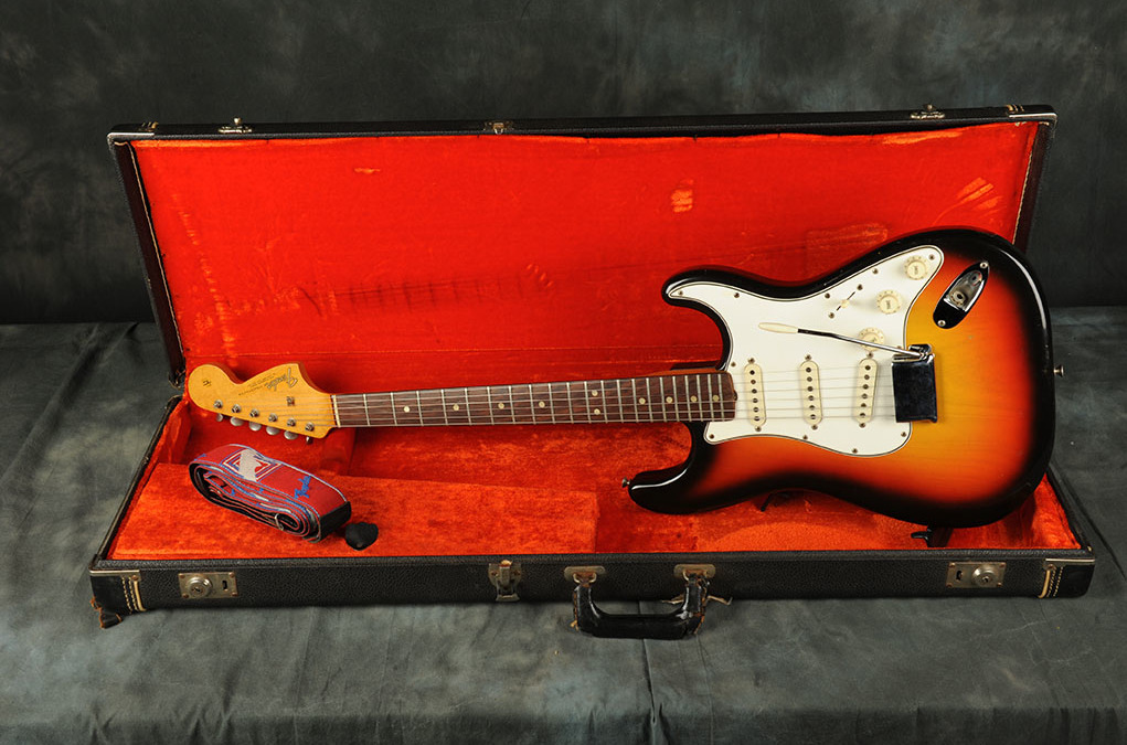 1966 Fender Stratocaster Sunburst (1)