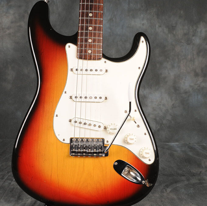 Fender Strato 73 Sunburst (2)