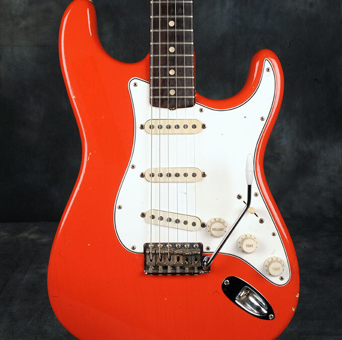 Fender Stratocaster 1966 Fiesta Red (2)
