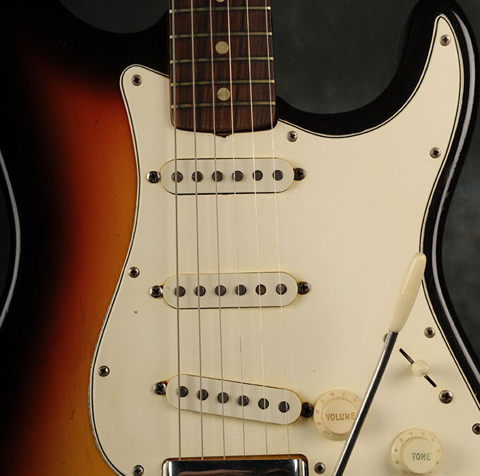 Fender Stratocaster 1966 Sunburst 4 (2)