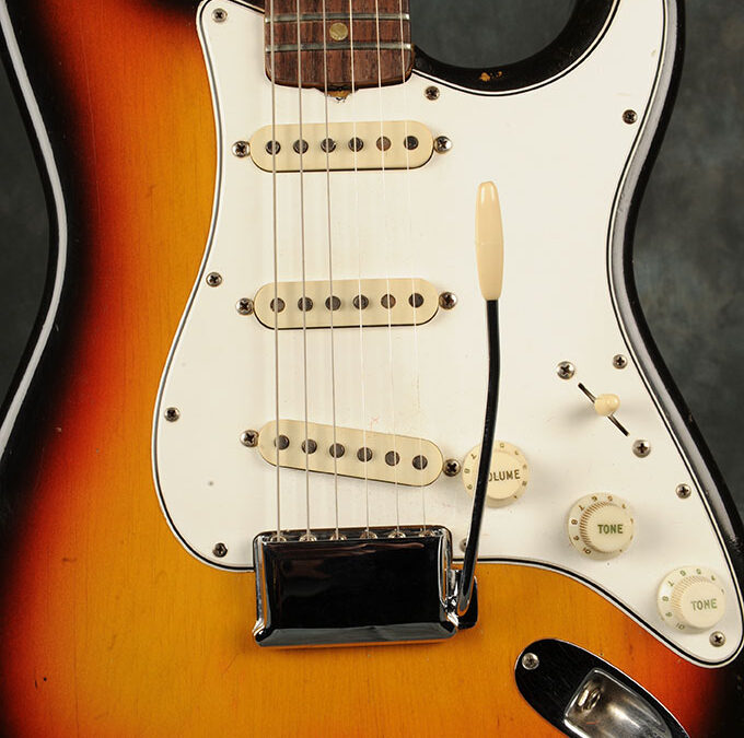 Fender Stratocaster 1966 Sunburst 6 (2)